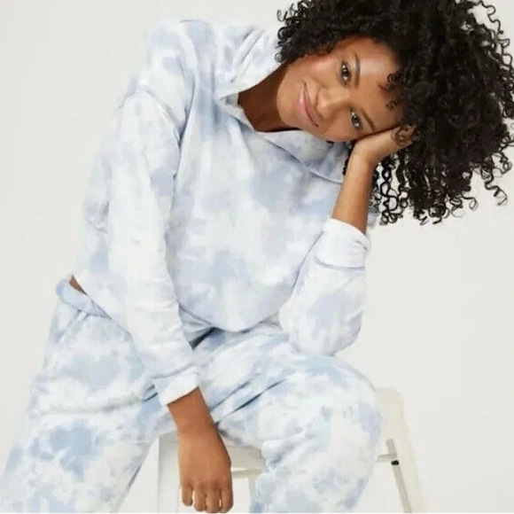 aerie Tops - Offline by Aerie Women’s Fleece Cloud Tie Dye Crop Hoodie in Blue/White Size S